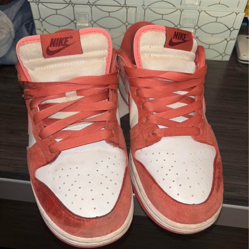 Nike dunks - Picture 2 of 3